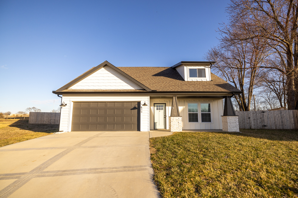 Clay .5 2010 Riverstone Drive Midwest Land Group