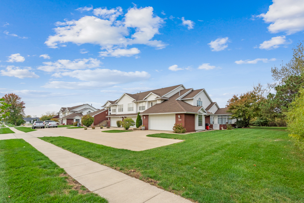 Updated Condo in Marion