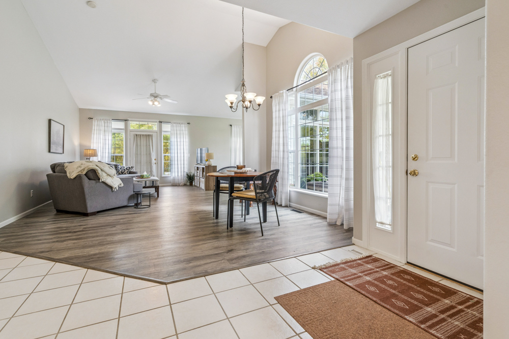Updated Condo in Marion