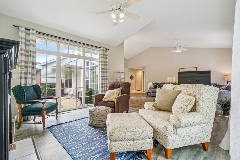 Updated Condo in Marion