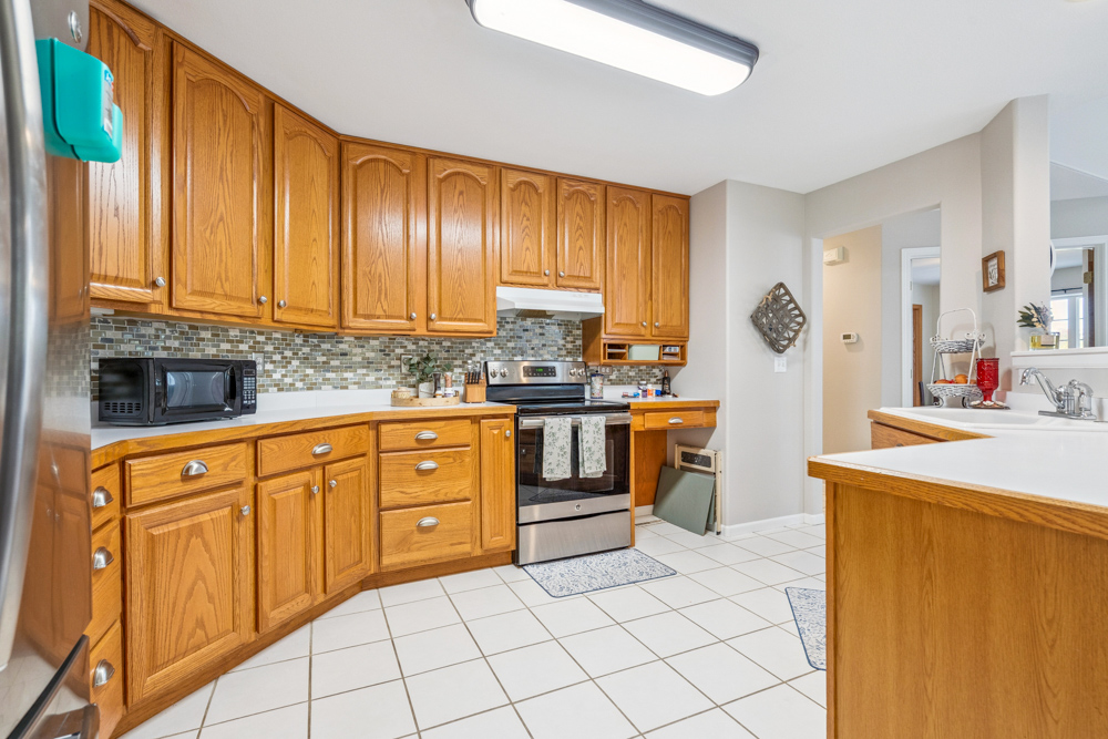 Updated Condo in Marion