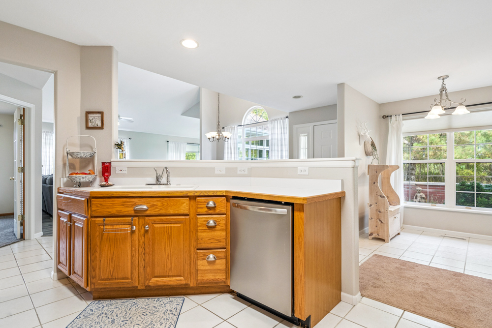 Updated Condo in Marion