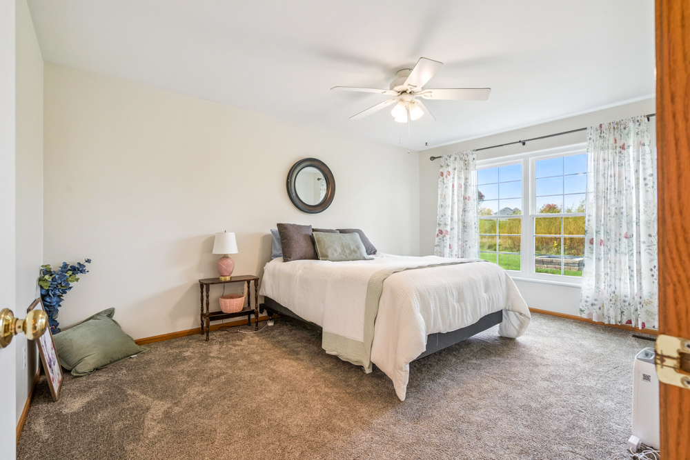 Updated Condo in Marion