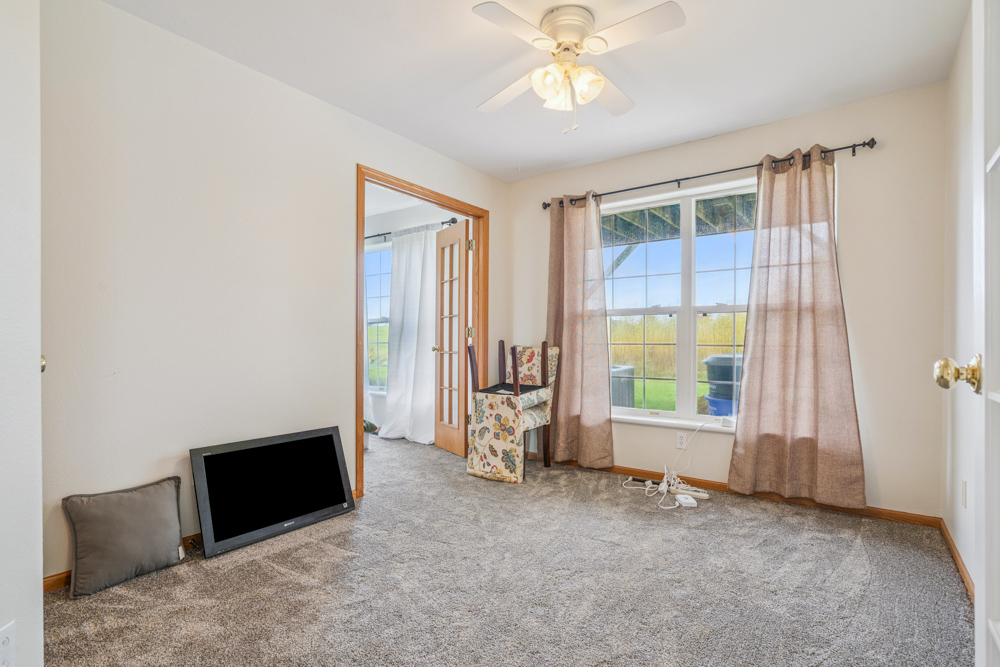 Updated Condo in Marion