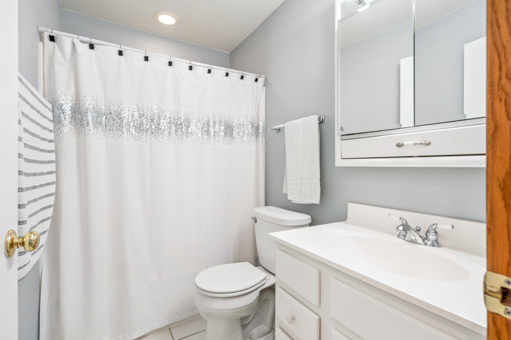 Updated Condo in Marion