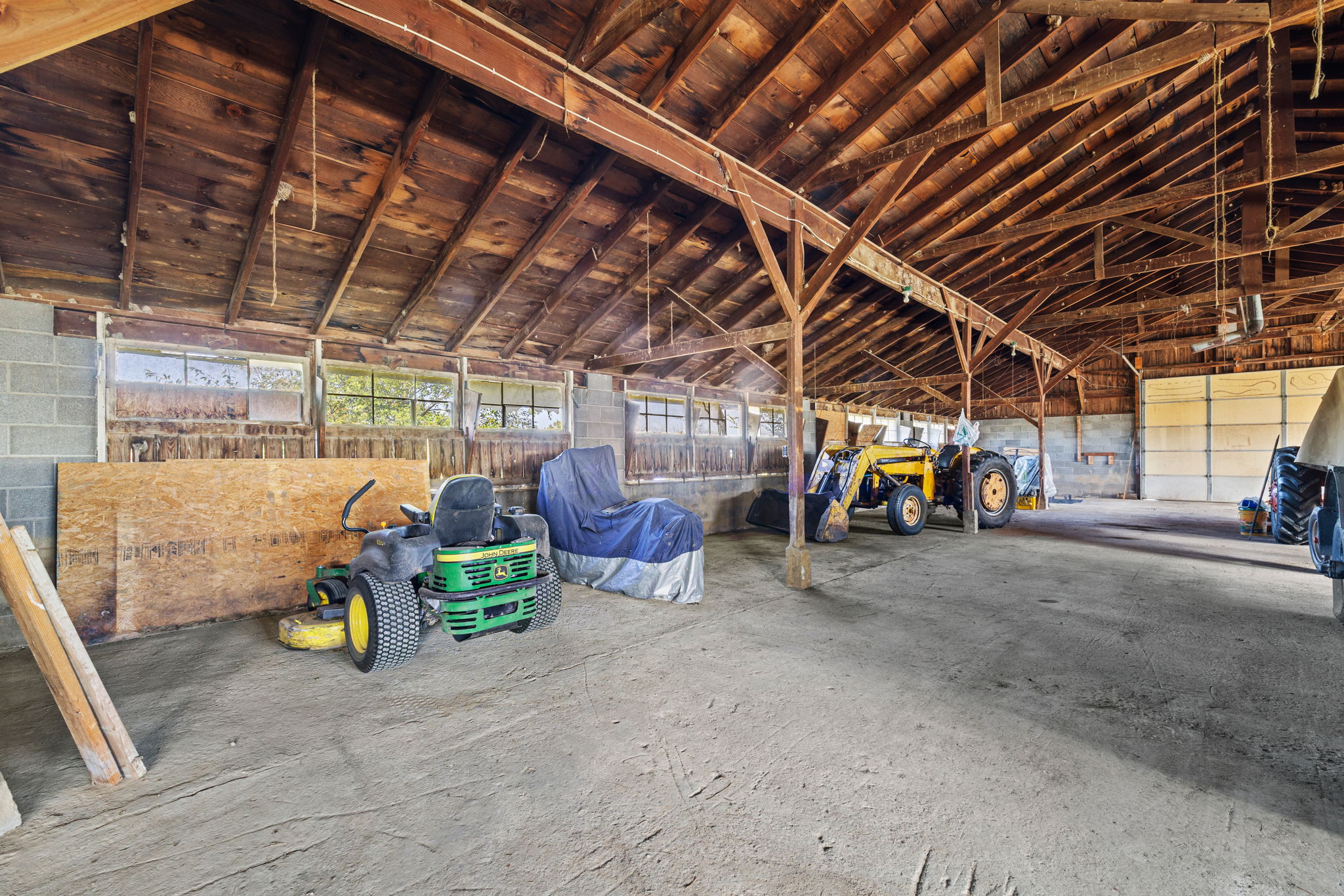 Dade County Hobby Farm Opportunity on 29.7 +/- Acres