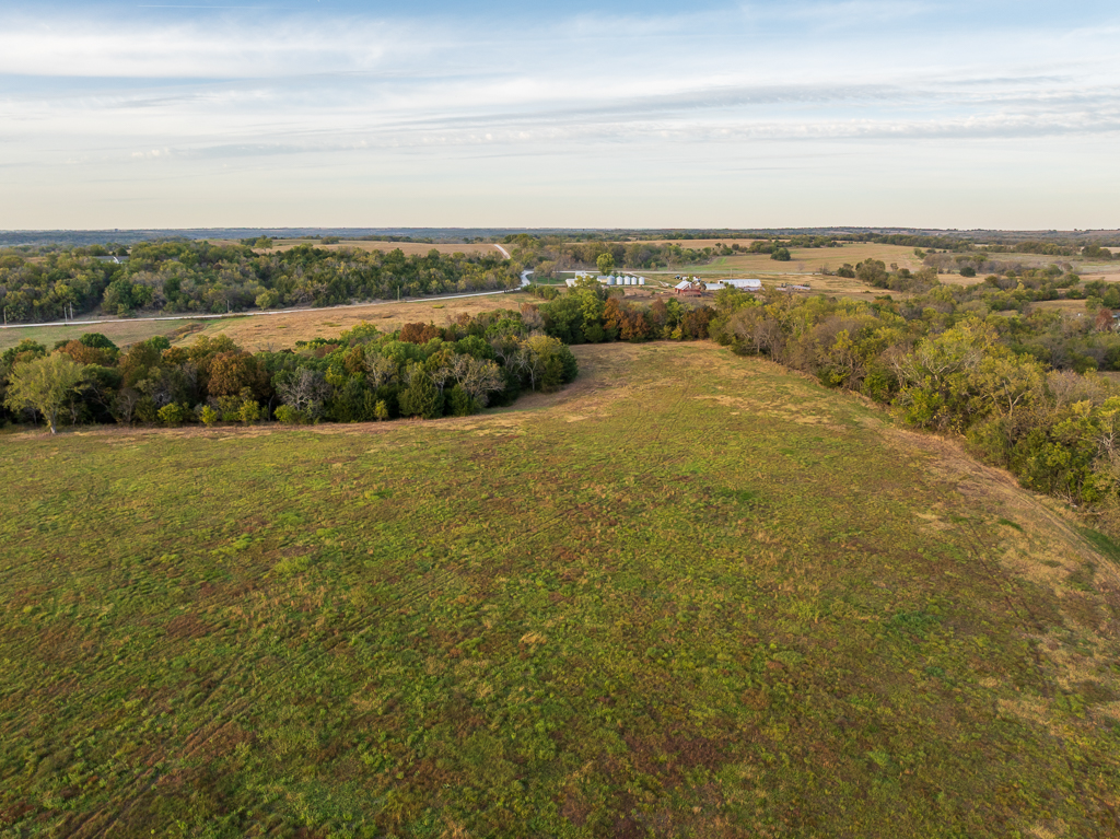 Luxury Country Living with Breathtaking Views 40 Minutes from Overland Park