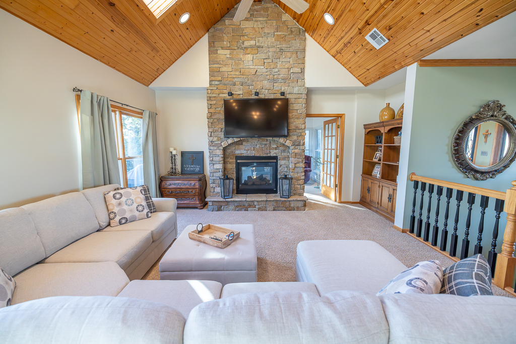 Luxury Country Living with Breathtaking Views 40 Minutes from Overland Park