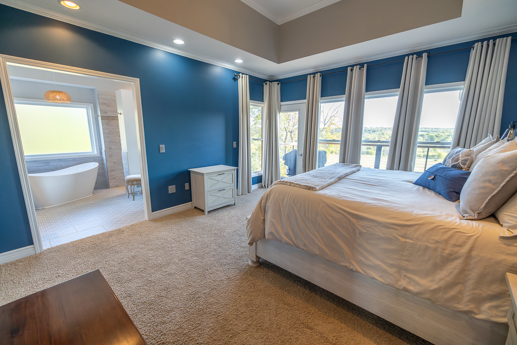 Luxury Country Living with Breathtaking Views 40 Minutes from Overland Park