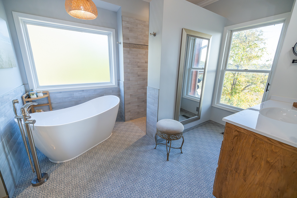 Luxury Country Living with Breathtaking Views 40 Minutes from Overland Park