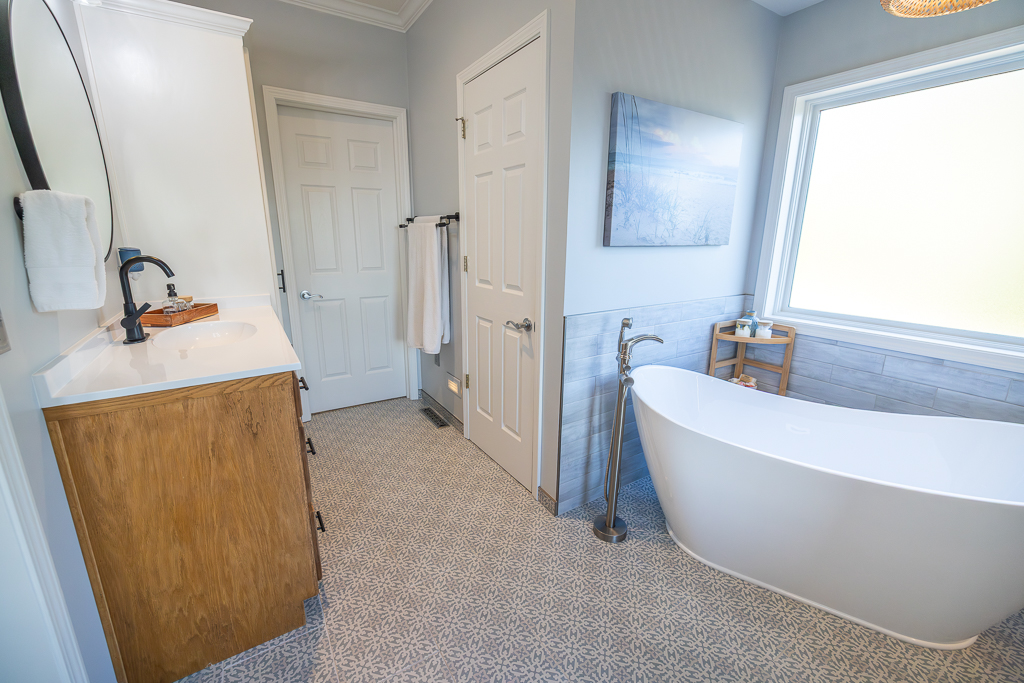 Luxury Country Living with Breathtaking Views 40 Minutes from Overland Park