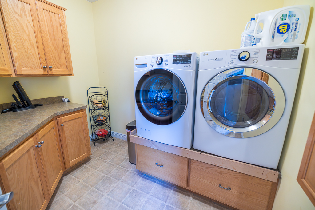 Luxury Country Living with Breathtaking Views 40 Minutes from Overland Park