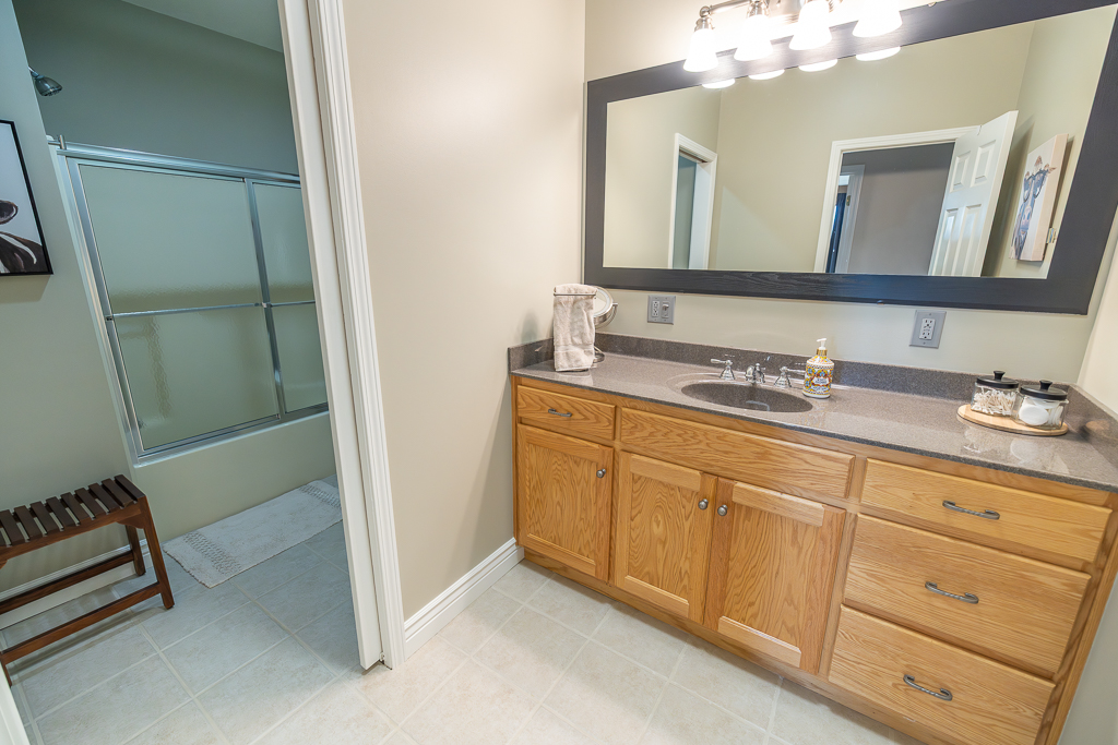 Luxury Country Living with Breathtaking Views 40 Minutes from Overland Park