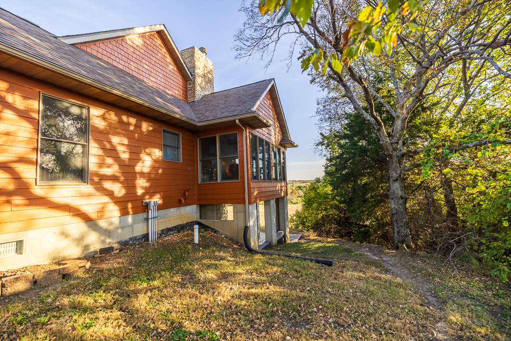 Luxury Country Living with Breathtaking Views 40 Minutes from Overland Park