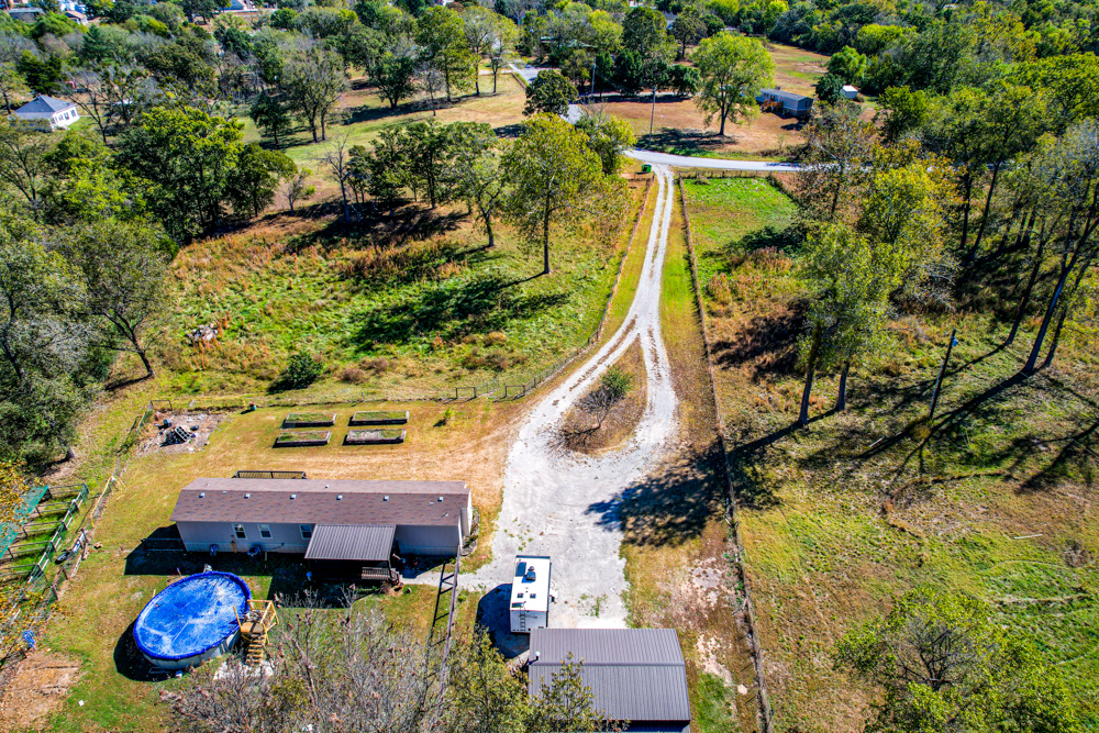 3-Bed, 2-Bath Mobile and Shop on 5 +/- Acres
