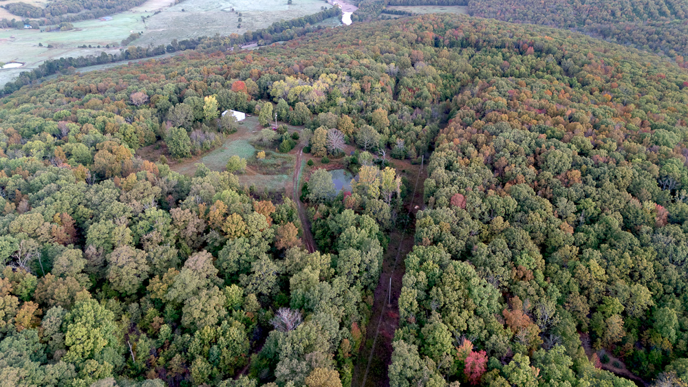 Premium Hunting Ground with Shop and Water Features