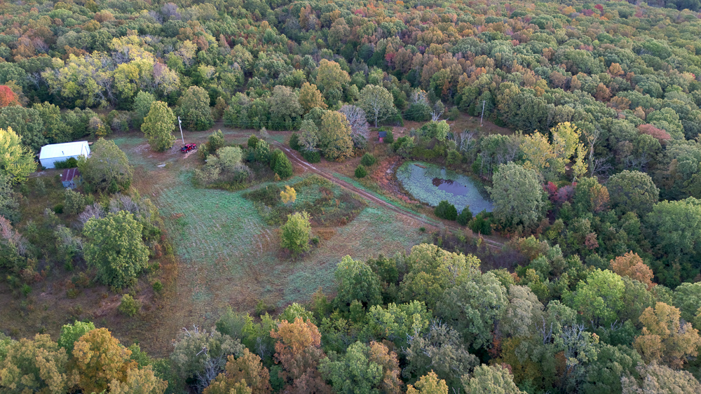 Premium Hunting Ground with Shop and Water Features