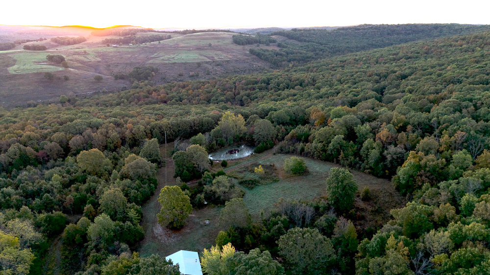 Premium Hunting Ground with Shop and Water Features