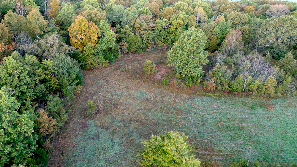 Premium Hunting Ground with Shop and Water Features