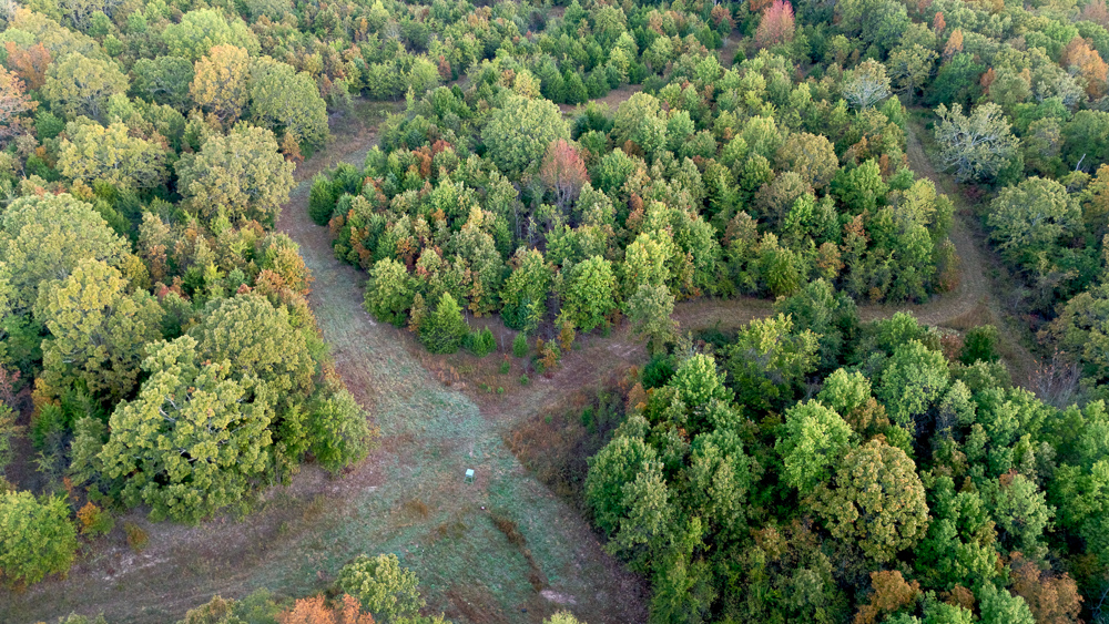 Premium Hunting Ground with Shop and Water Features