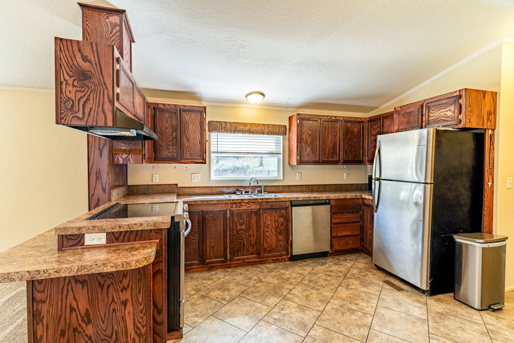 3-Bed, 2-Bath Mobile and Shop on 5 +/- Acres