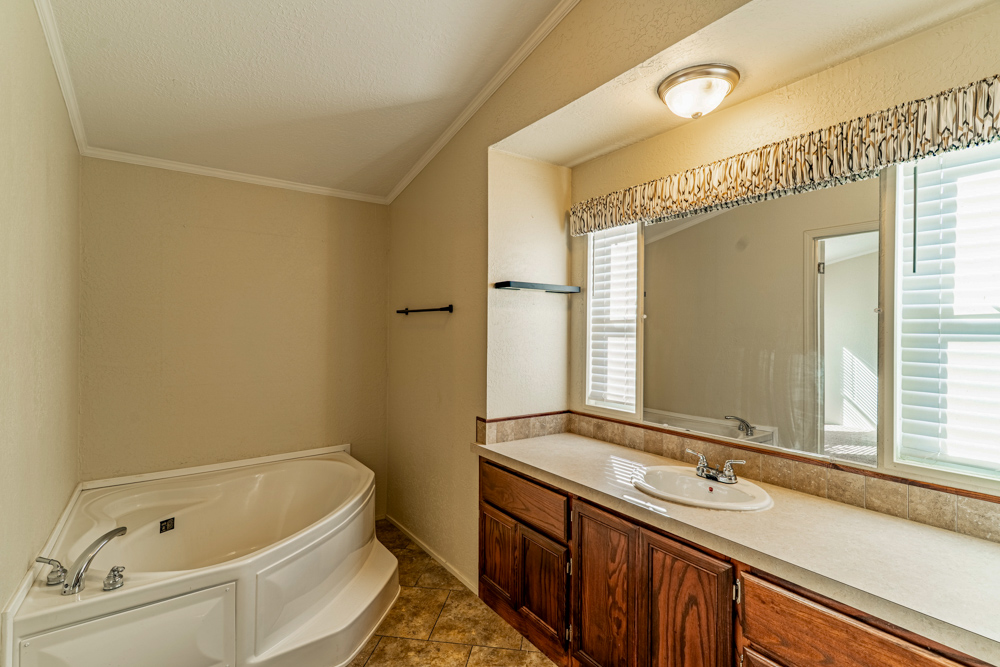 3-Bed, 2-Bath Mobile and Shop on 5 +/- Acres