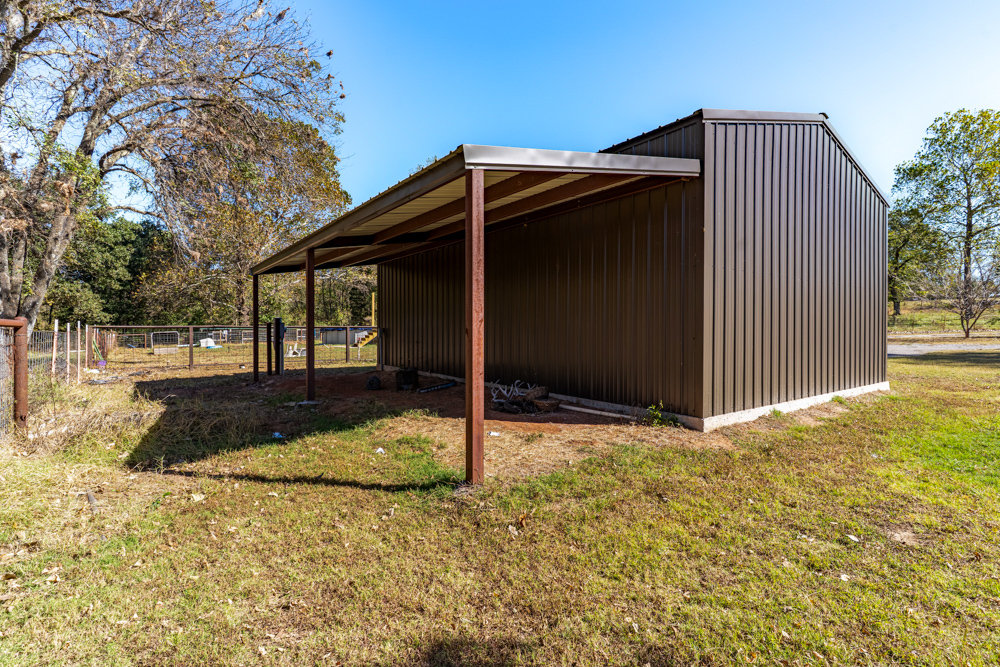 3-Bed, 2-Bath Mobile and Shop on 5 +/- Acres