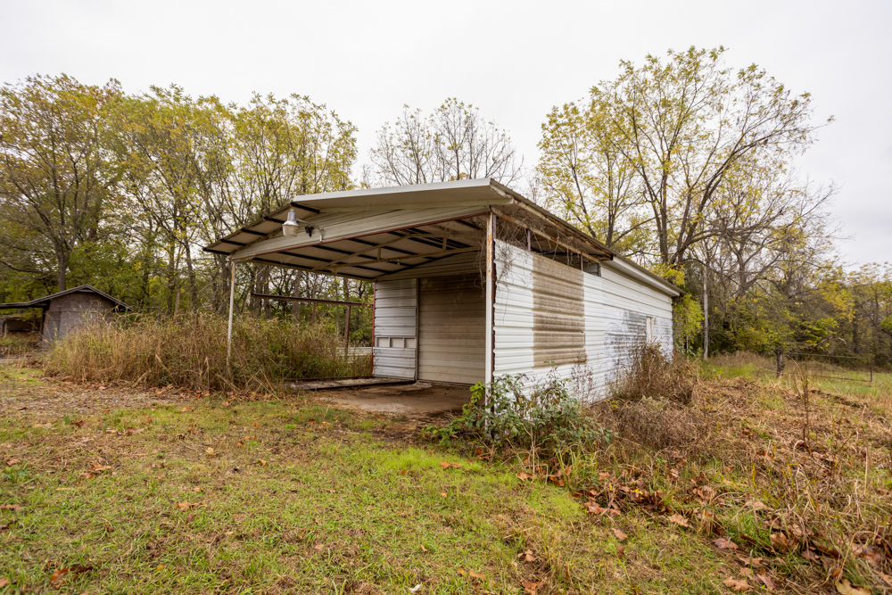 Recreational Property with Huge Potential Near Stockton Lake