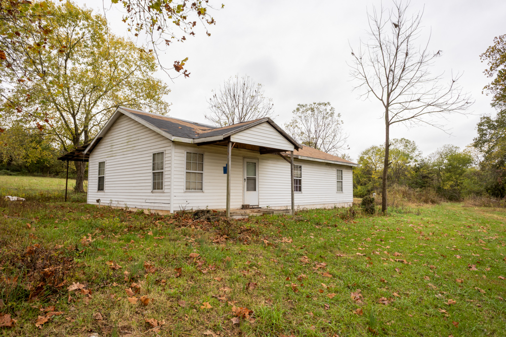 Recreational Property with Huge Potential Near Stockton Lake