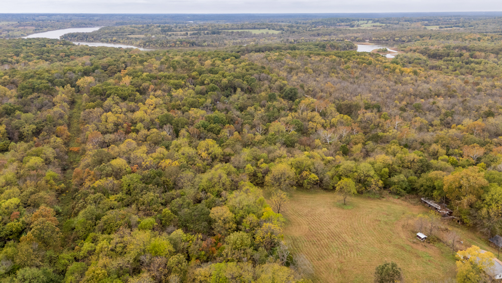 Recreational Property with Huge Potential Near Stockton Lake