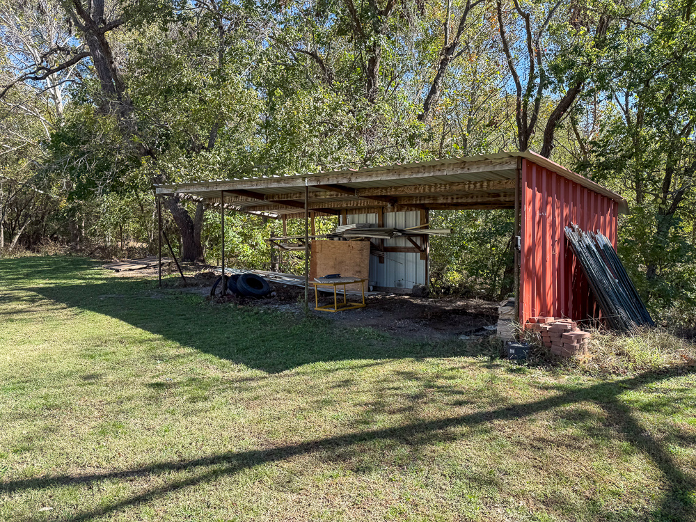 Large Home on Acreage near Pawhuska
