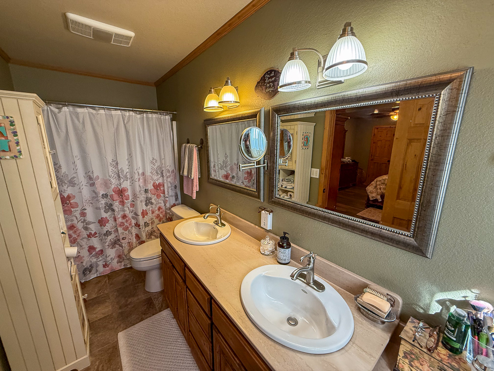 Large Home on Acreage near Pawhuska