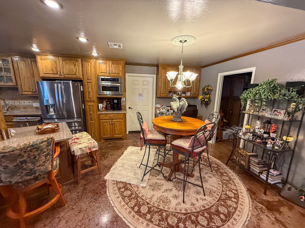 Large Home on Acreage near Pawhuska