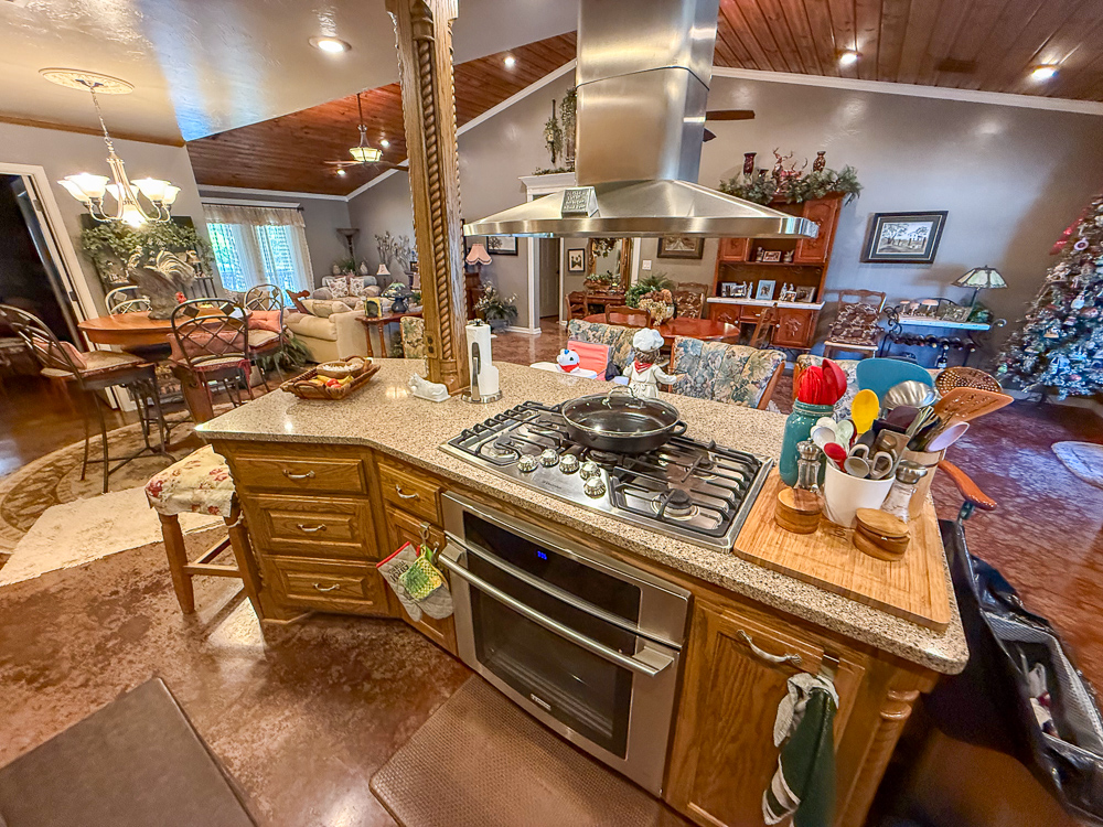 Large Home on Acreage near Pawhuska