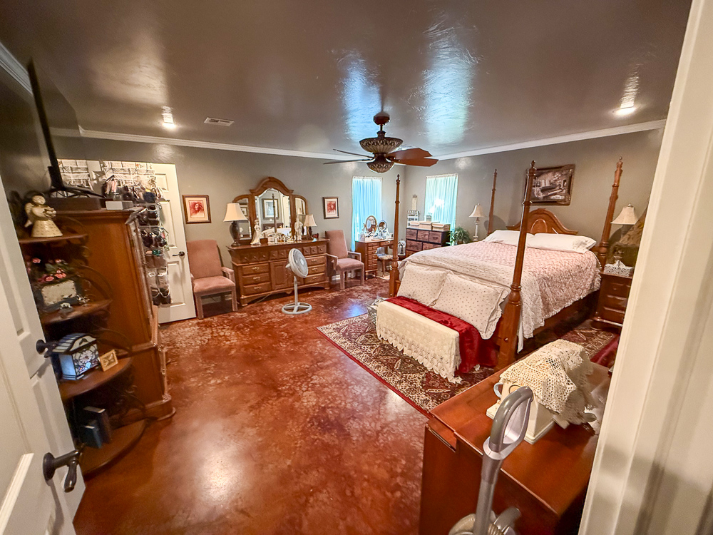 Large Home on Acreage near Pawhuska