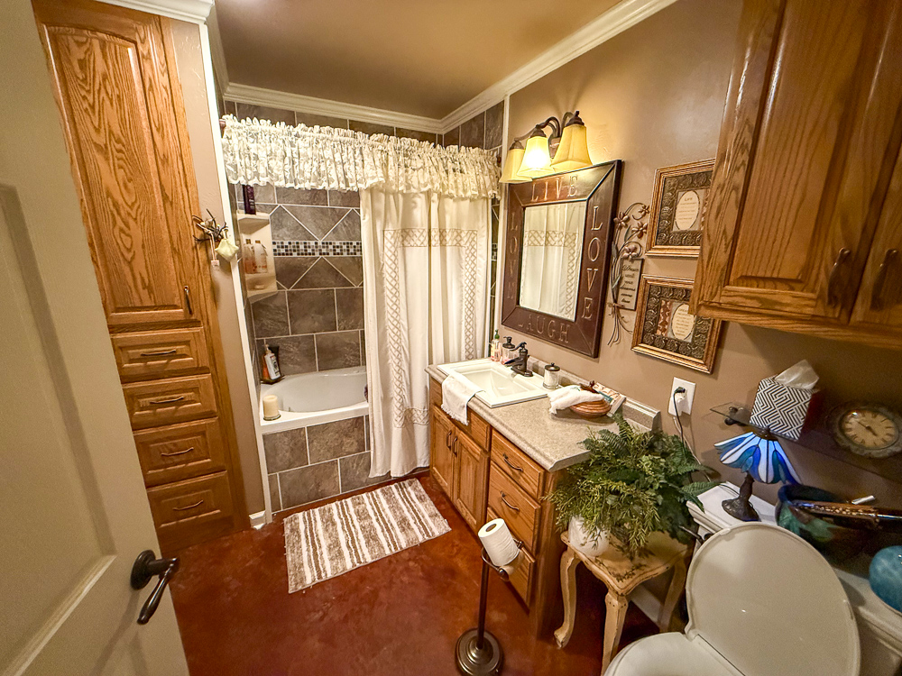 Large Home on Acreage near Pawhuska