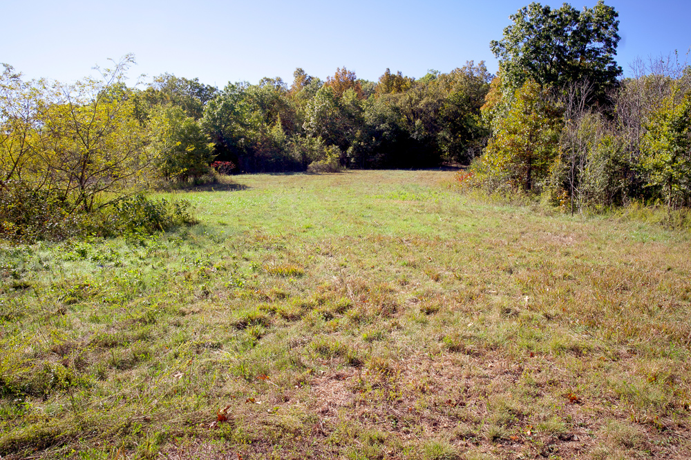 Premium Hunting Ground with Shop and Water Features
