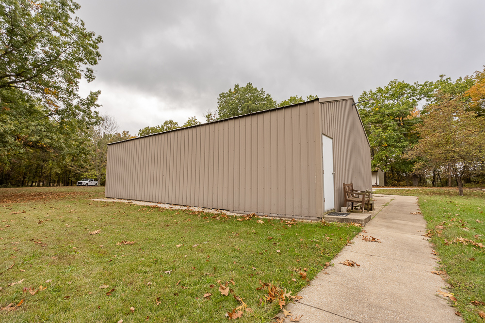 A Hunters Paradise in Saint Clair County