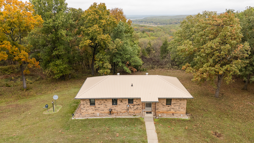 A Hunters Paradise in Saint Clair County