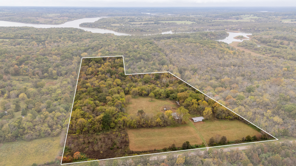 Recreational Property with Huge Potential Near Stockton Lake